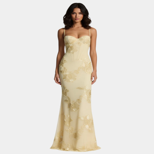 Lourdes- Elegancia exuberante