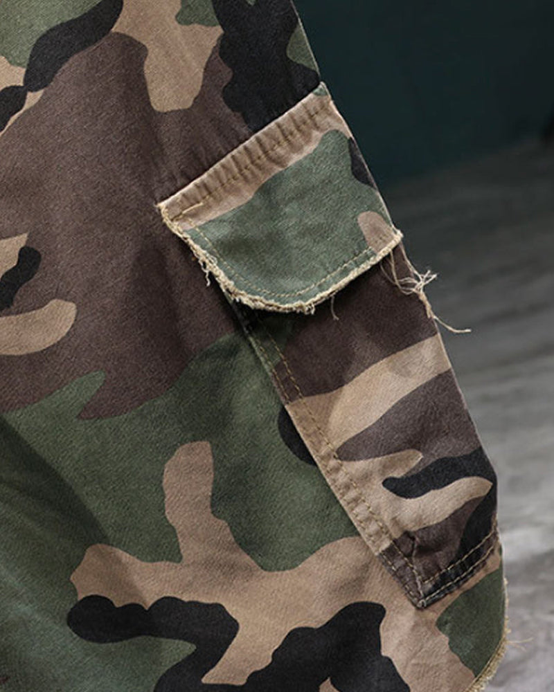 Juan- Cargo de camuflaje con tachuelas
