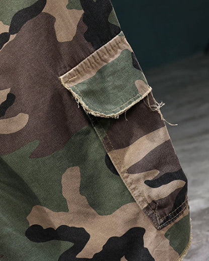 Juan- Cargo de camuflaje con tachuelas