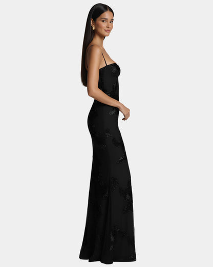Lourdes- Elegancia exuberante