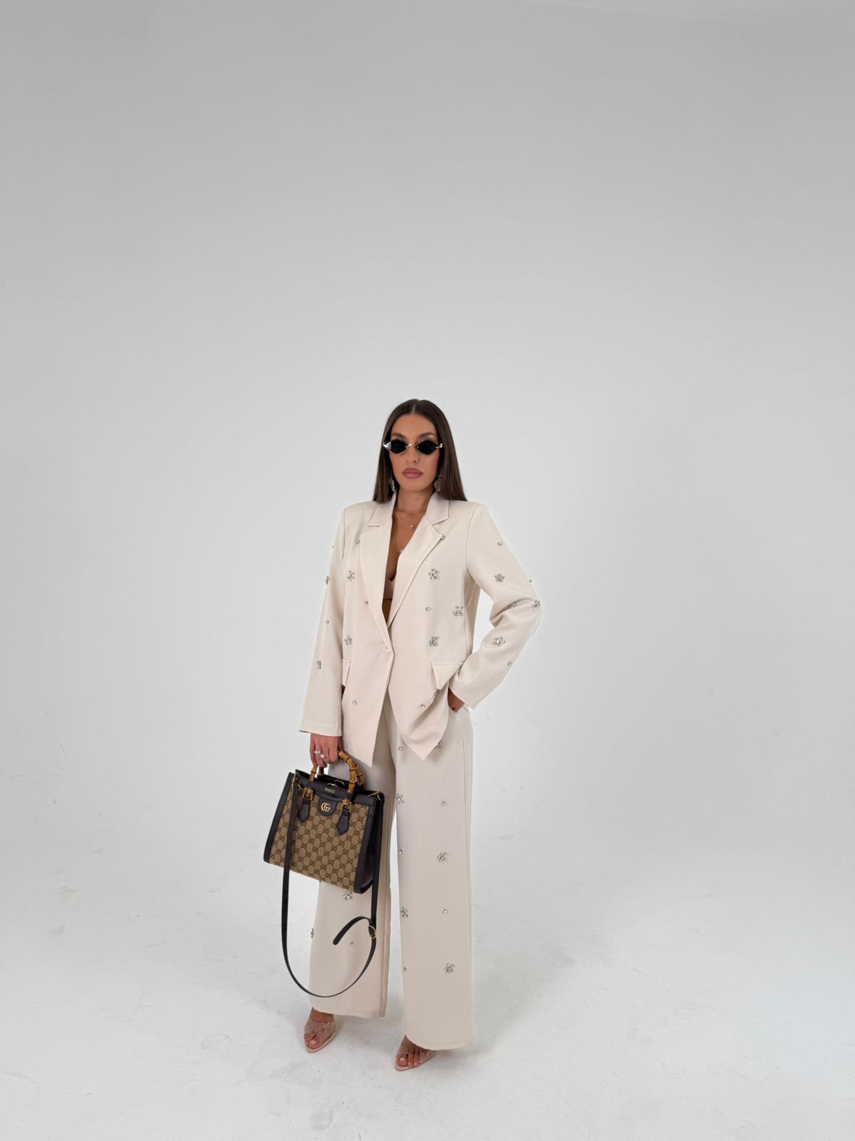 KATIA - Conjunto de chaqueta y pantalón con detalles de piedras