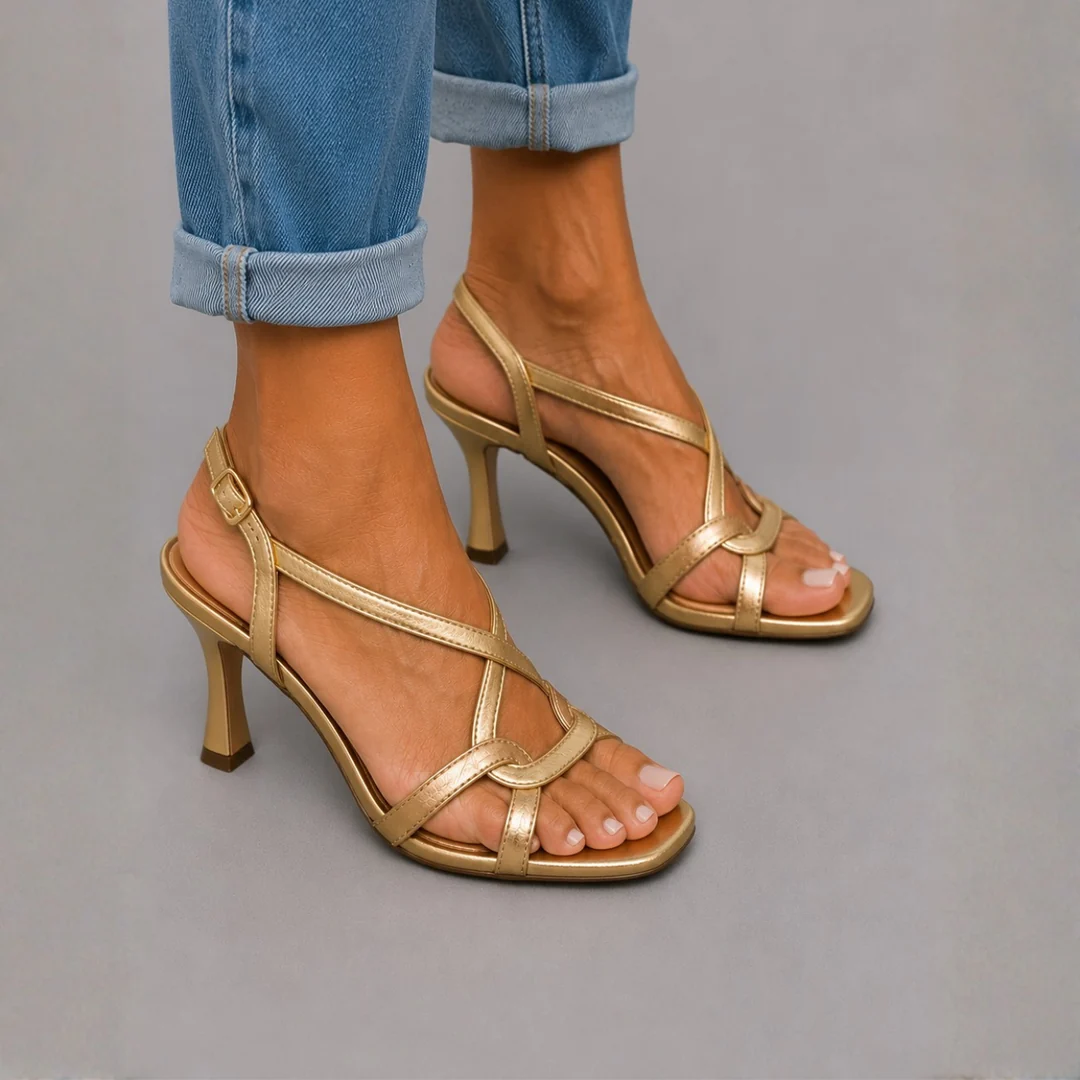 Sandalias Doradas, Encanto Veraniego
