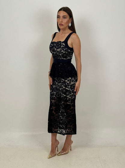 Alejandra - Vestido de encaje con volante y cinturón extraíble